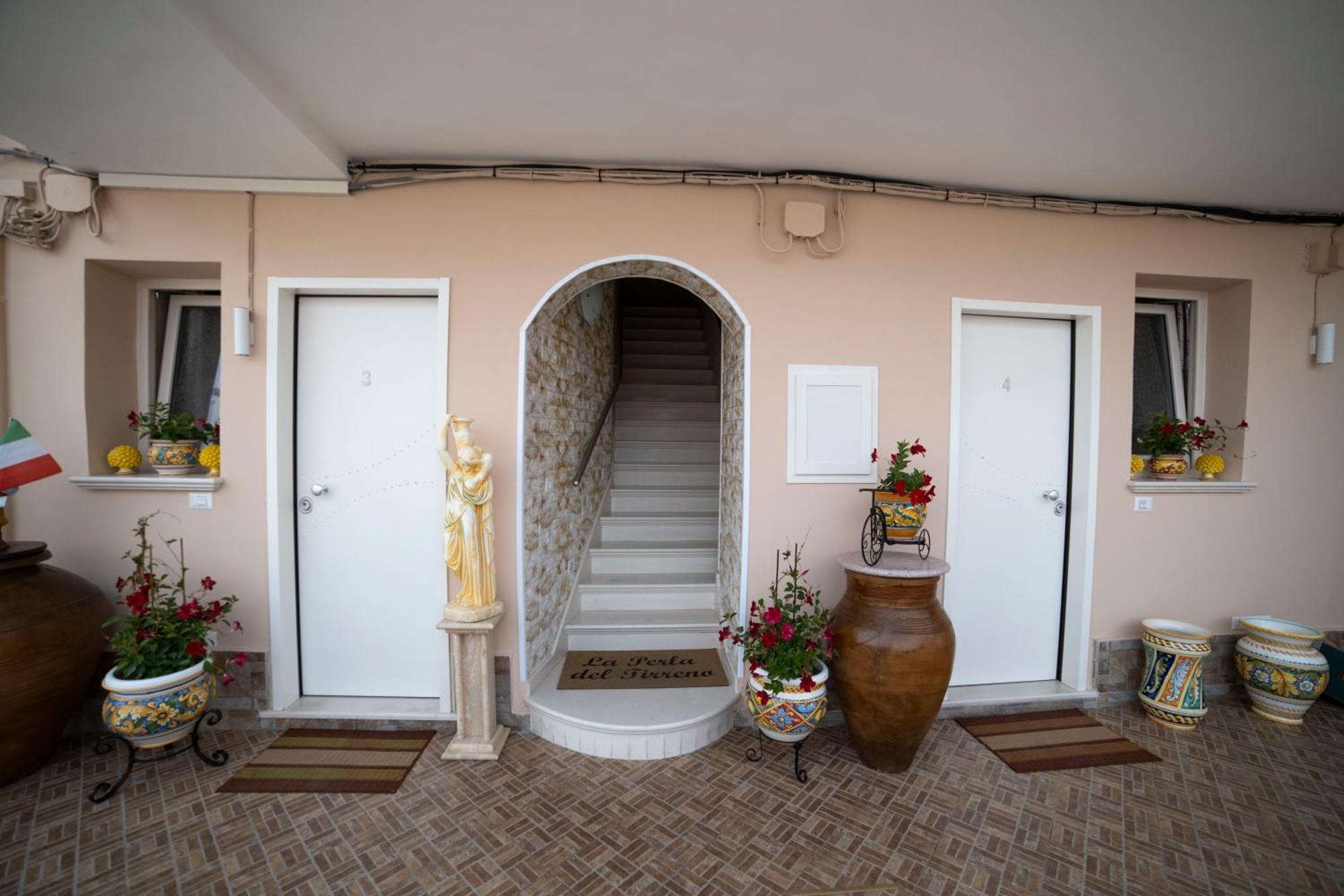 La Perla Del Tirreno Acomodação com café da manhã Tropea Exterior foto