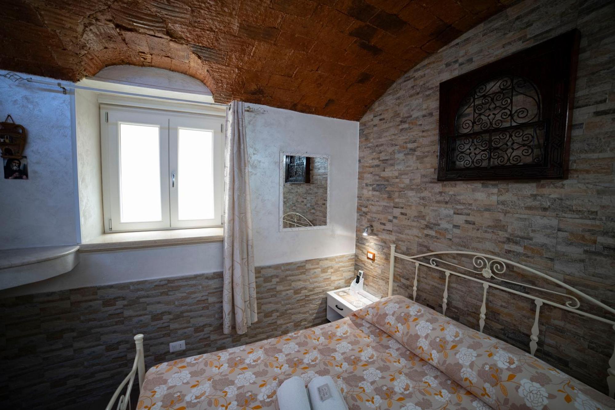 La Perla Del Tirreno Acomodação com café da manhã Tropea Quarto foto