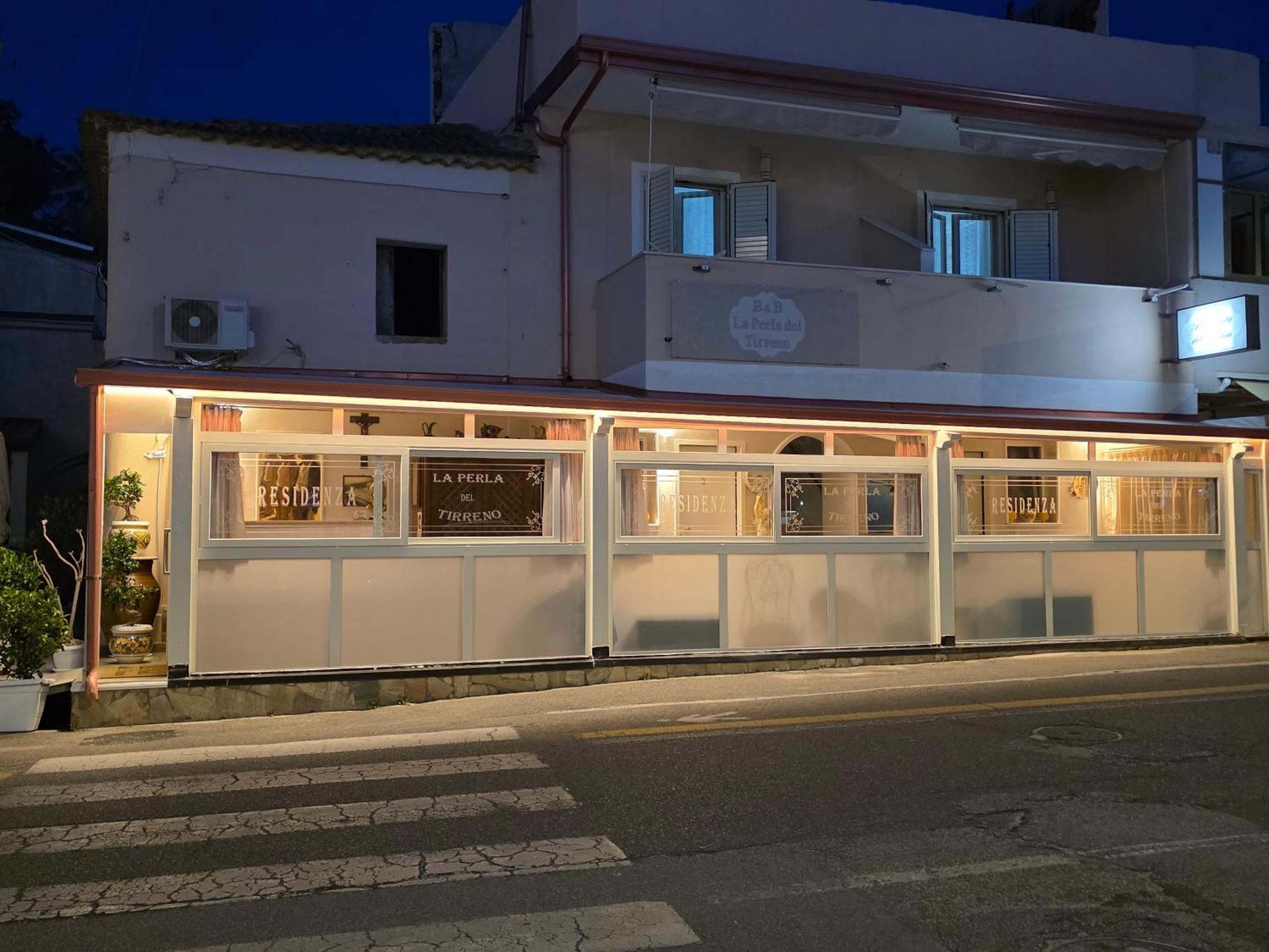La Perla Del Tirreno Acomodação com café da manhã Tropea Exterior foto