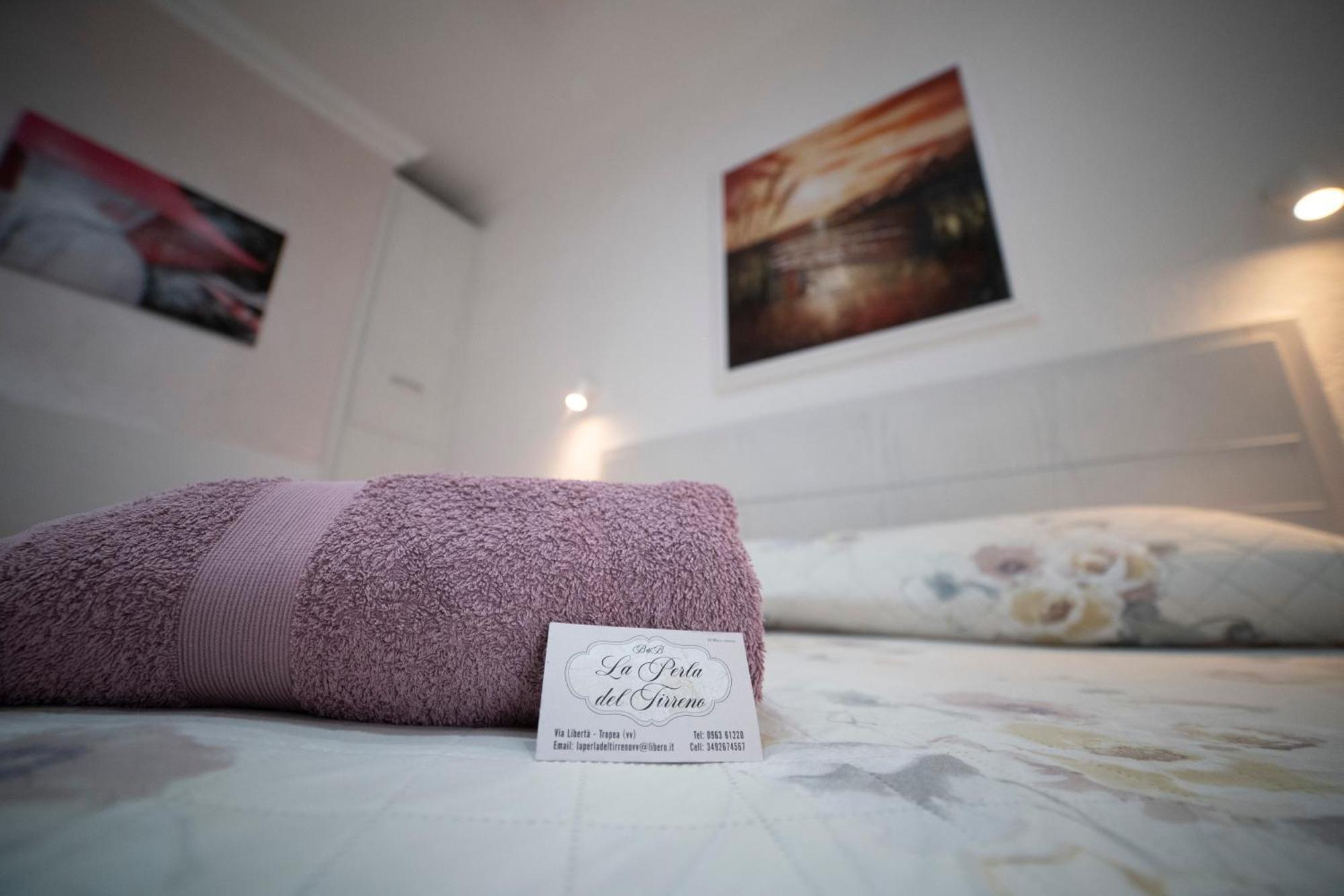 La Perla Del Tirreno Acomodação com café da manhã Tropea Quarto foto
