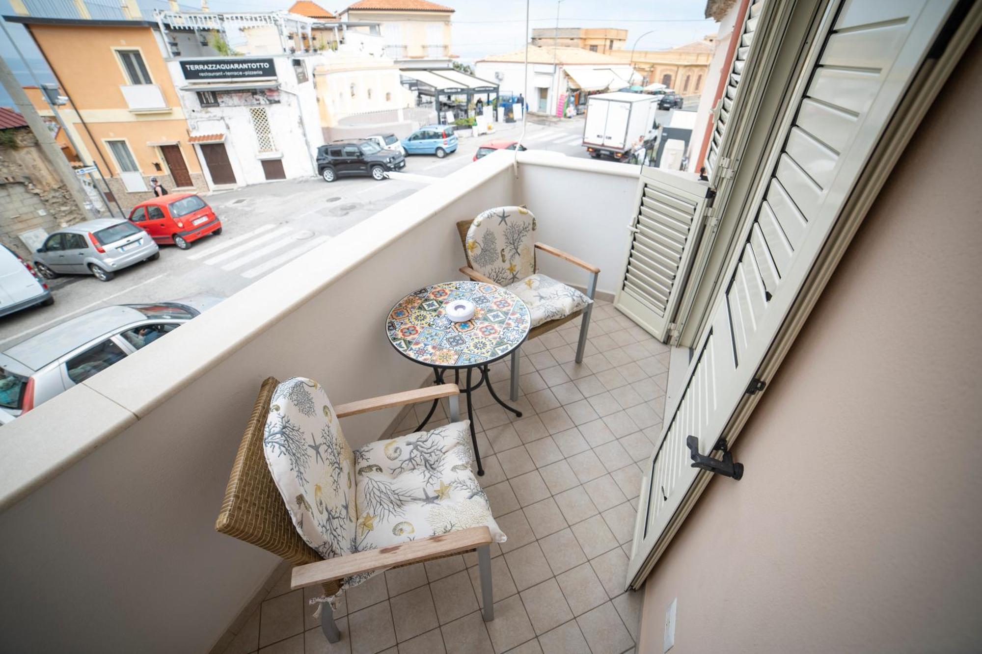 La Perla Del Tirreno Acomodação com café da manhã Tropea Exterior foto