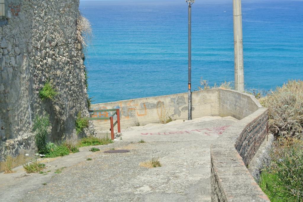 La Perla Del Tirreno Acomodação com café da manhã Tropea Exterior foto