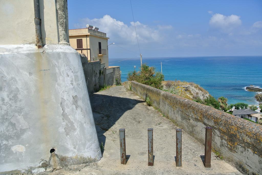 La Perla Del Tirreno Acomodação com café da manhã Tropea Exterior foto