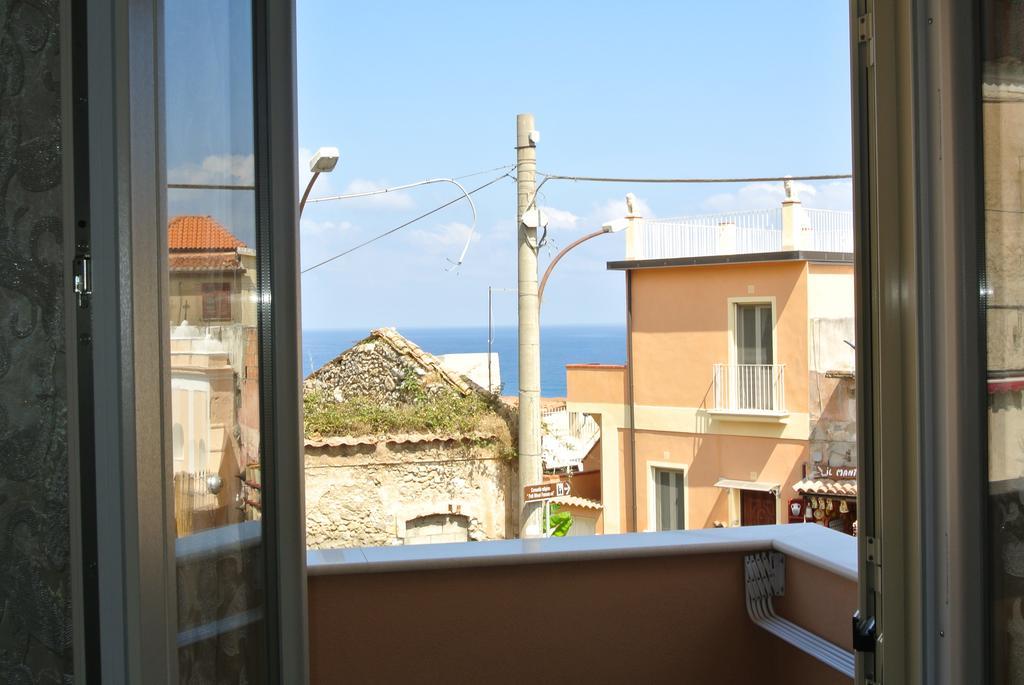 La Perla Del Tirreno Acomodação com café da manhã Tropea Exterior foto